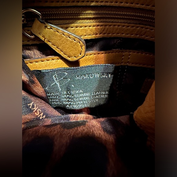 B Makowsky”naked leather” Bag. Brand new crossbody bag - Picture 6 of 7